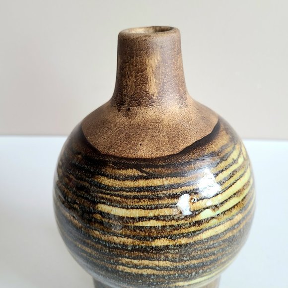 Hand made ceramic vase unusual shape. - Picture 7 of 8